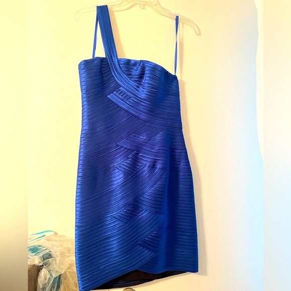 BCBGMaxAzria Dresses & Skirts - BCBG Max Azria cocktail dress brand new with tags. Size 8